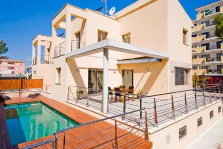 Location appartement à Muro, Villa Mediterranean: Moderno Refugio Familiar a Pa