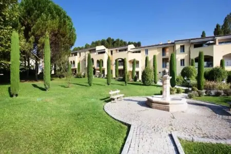Location appartement à GREOUX LES BAINS, 2 Pièces Alcôve 5/6 Personnes