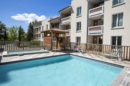 Location appartement à GREOUX LES BAINS, Appartement en France près du village