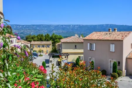 Location appartement à MALLEMORT, Maison en Provence avec Piscine