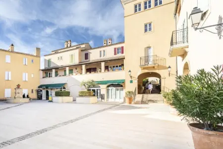 Location appartement à MALLEMORT, Villa en Provence avec piscine privée