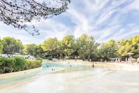 Location appartement à MALLEMORT, Appartement en Provence avec espace aquatique