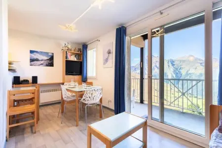Location appartement à GERM, Appartement en France avec vue sur montagne