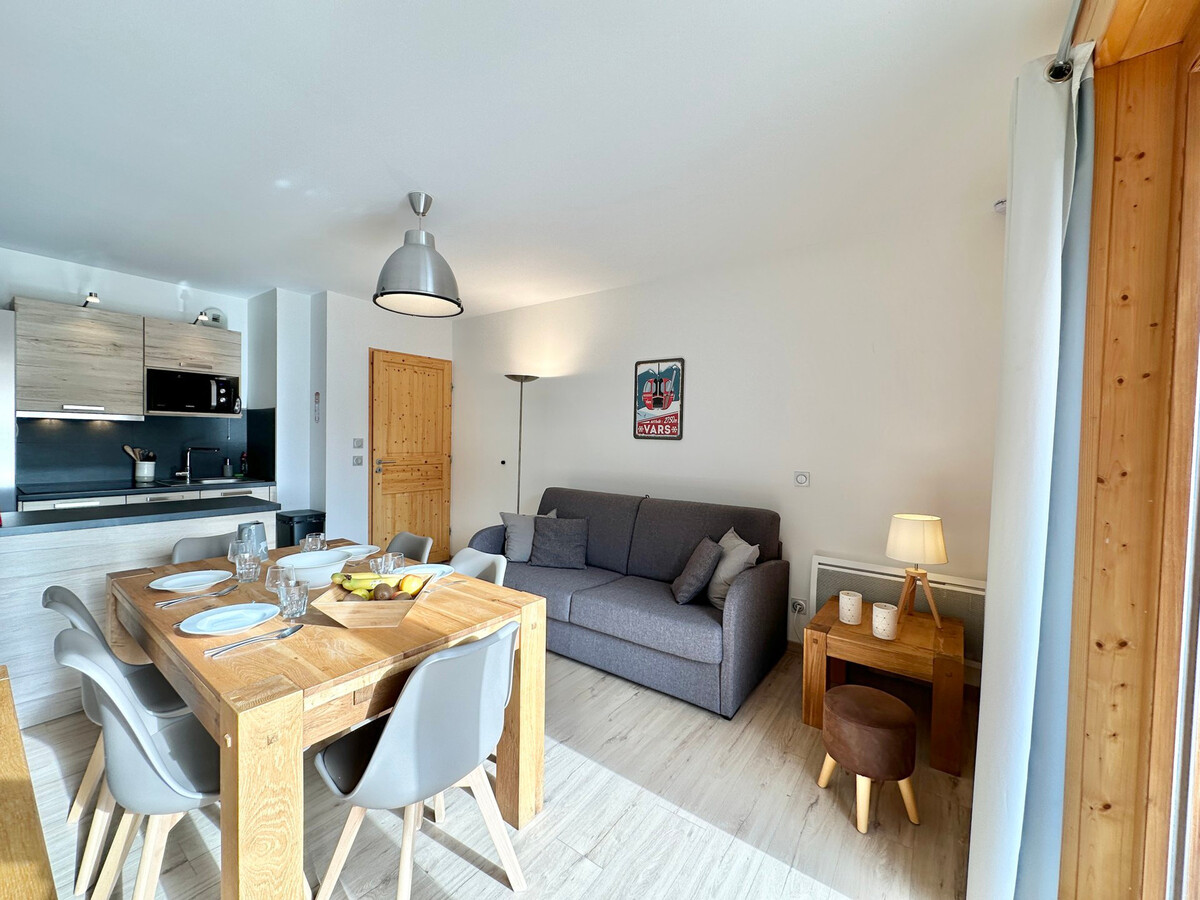 Appartement 42m² Vars, terrasse Sud-Est, ski et parking - Photo 2