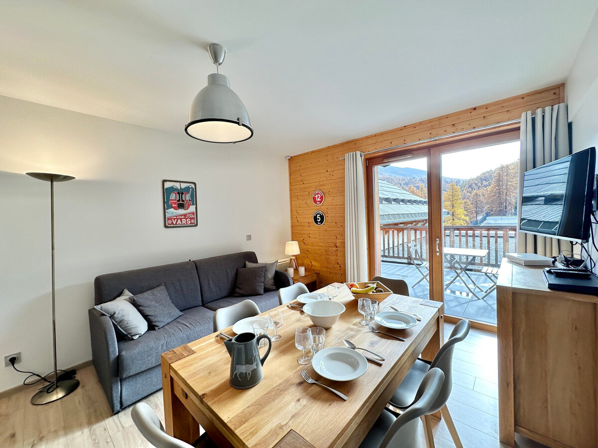 Appartement 42m² Vars, terrasse Sud-Est, ski et parking - Photo 4