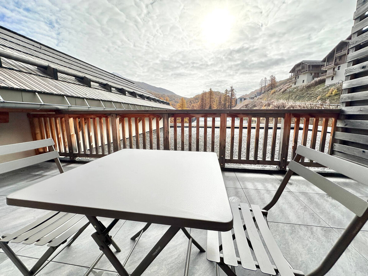 Appartement 42m² Vars, terrasse Sud-Est, ski et parking - Photo 9