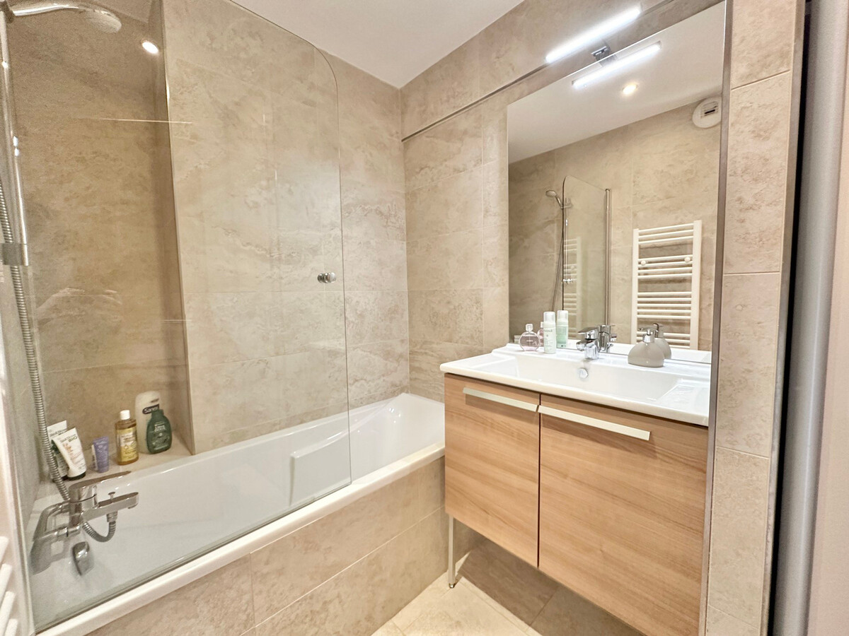 Appartement 42m² Vars, terrasse Sud-Est, ski et parking - Photo 13