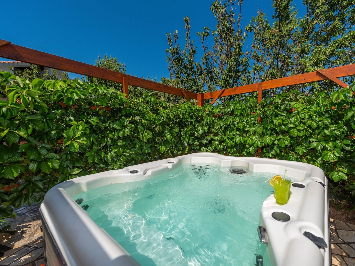 Maison Milka à 40 m de la plage, Novigrad - Photo 2