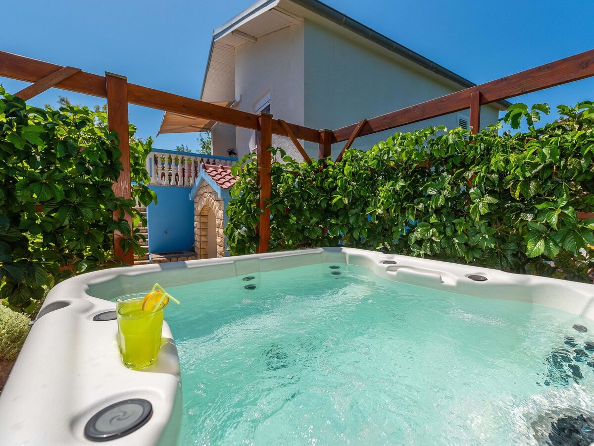 Maison Milka à 40 m de la plage, Novigrad - Photo 18