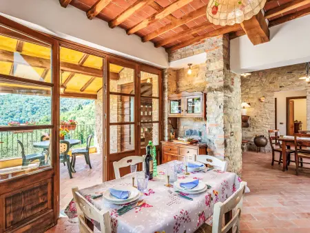 Appartement Dante 2 à Lucca, domaine agricole avec piscine : photo 7