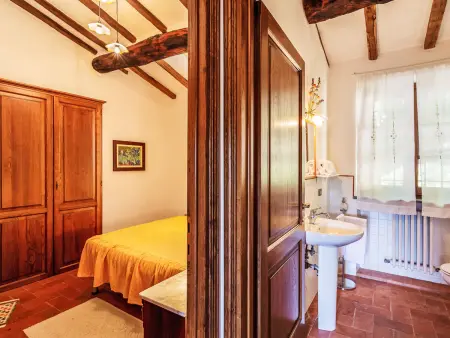 Appartement Dante 2 à Lucca, domaine agricole avec piscine : photo 9