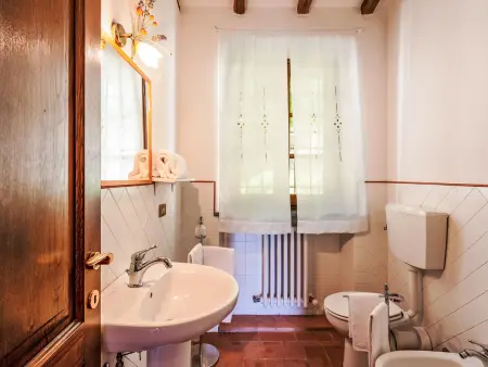 Appartement Dante 2 à Lucca, domaine agricole avec piscine : photo 10