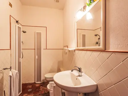 Appartement Dante 2 à Lucca, domaine agricole avec piscine : photo 12