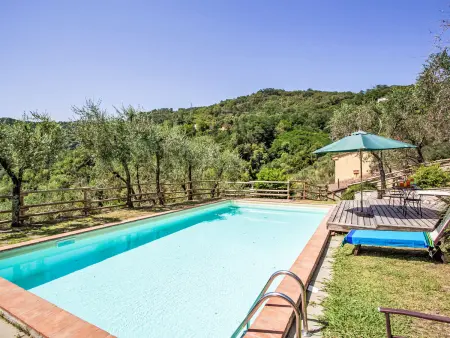 Appartement Dante 2 à Lucca, domaine agricole avec piscine : photo 17