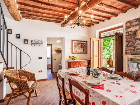 Appartement Dante 3 à Lucca, jardin et piscine partagés : photo 8