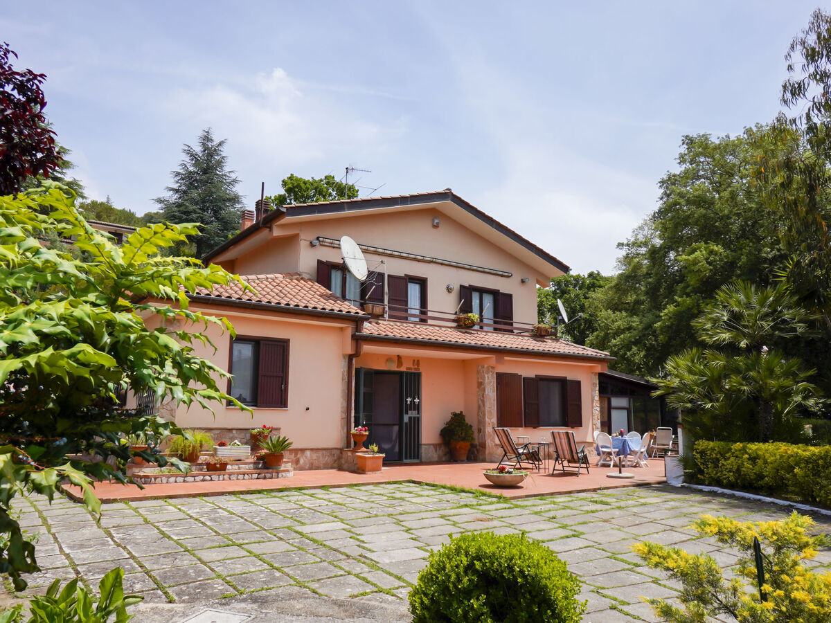 Villa Sunny à Itri – piscine, parc 1 200 m² et vue jardin - Photo 2