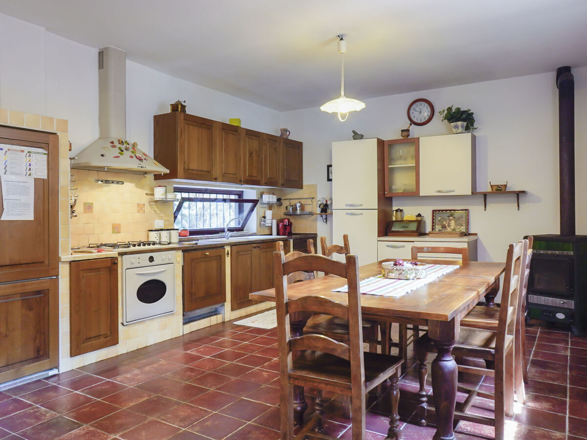 Villa Sunny à Itri – piscine, parc 1 200 m² et vue jardin - Photo 10