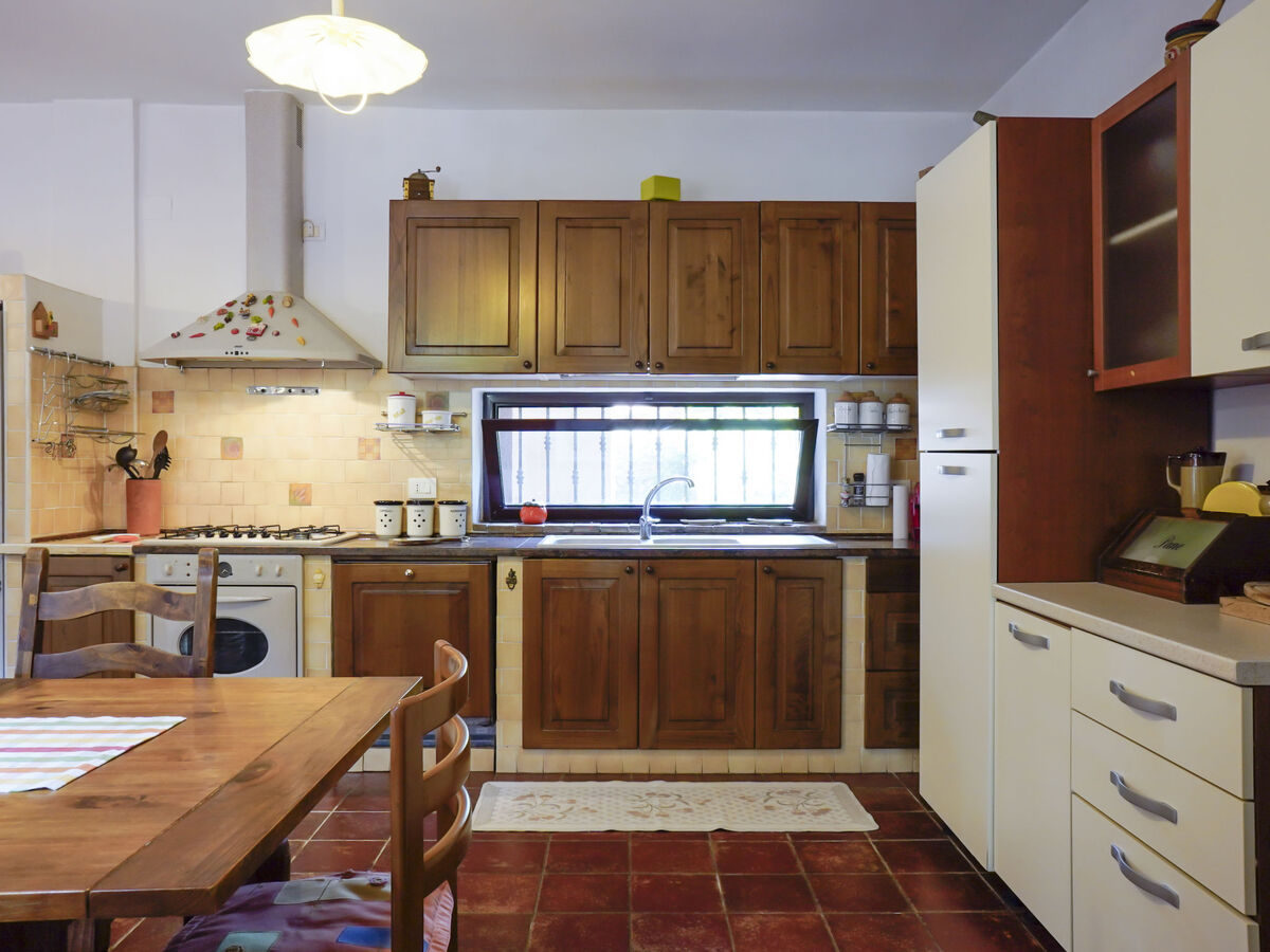 Villa Sunny à Itri – piscine, parc 1 200 m² et vue jardin - Photo 13