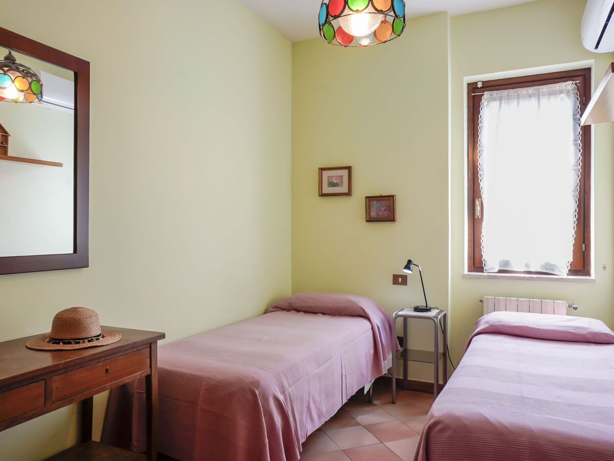 Villa Sunny à Itri – piscine, parc 1 200 m² et vue jardin - Photo 21