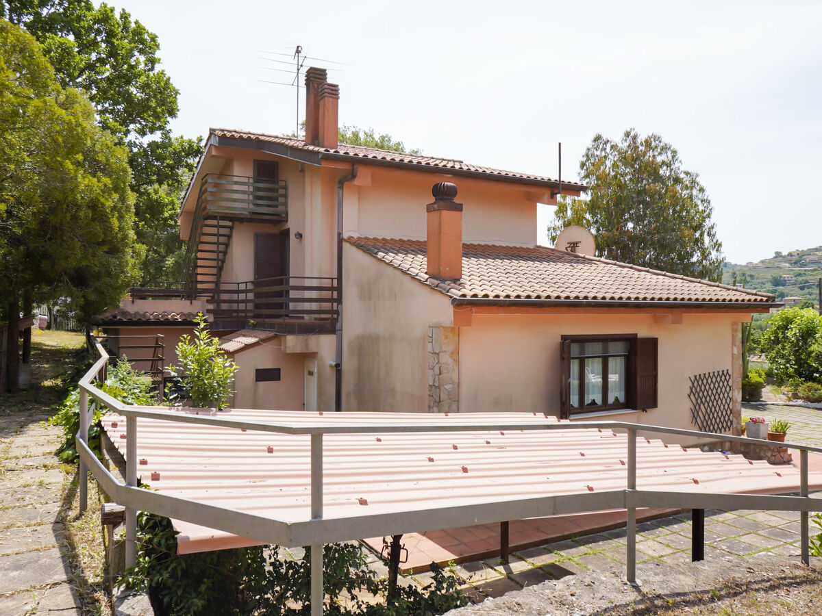 Villa Sunny à Itri – piscine, parc 1 200 m² et vue jardin - Photo 35
