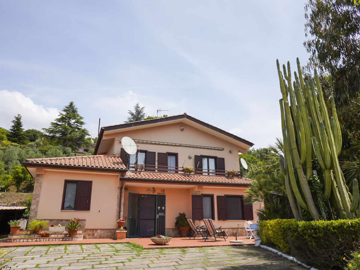 Villa Sunny à Itri – piscine, parc 1 200 m² et vue jardin - Photo 37
