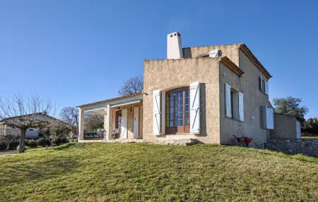 Maison 6 personnes avec piscine à Saint-Laurent-du-Verdon : photo 2