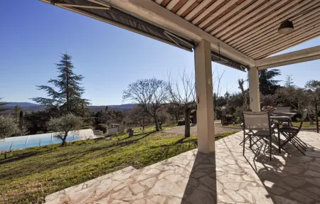 Maison 6 personnes avec piscine à Saint-Laurent-du-Verdon : photo 14