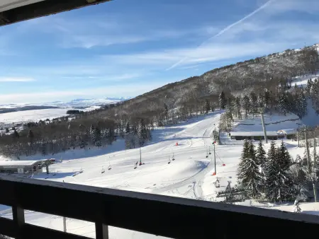 Location appartement à Besse et Saint Anastaise Super Besse, Appartement au pied des pistes avec garage privé