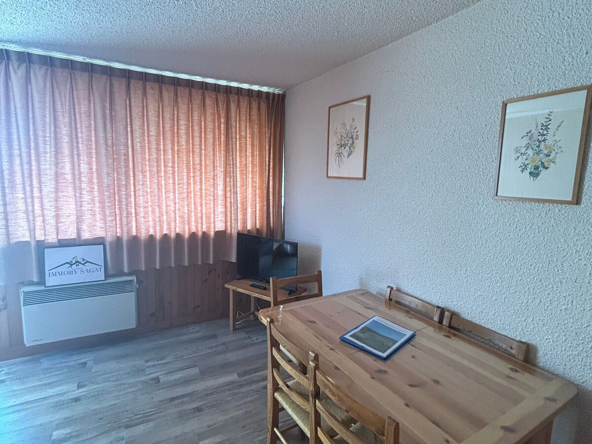 Studio Super Besse, balcon sud vue pistes et lac - Photo 3