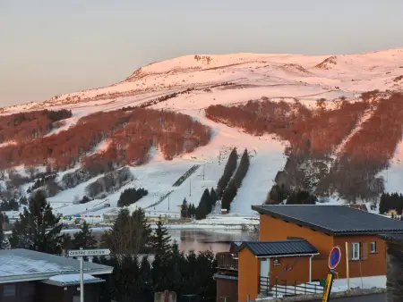 Studio 26 m² Super Besse, balcon sud à 100 m des pistes : photo 26