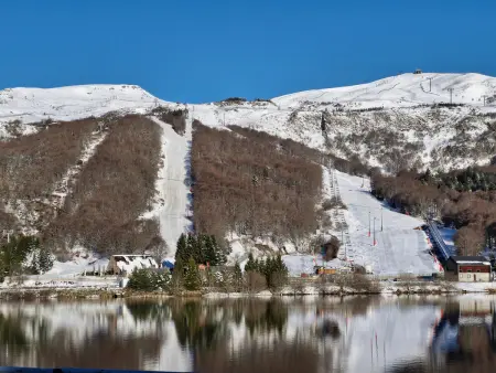 Studio 26 m² Super Besse, balcon sud à 100 m des pistes : photo 27