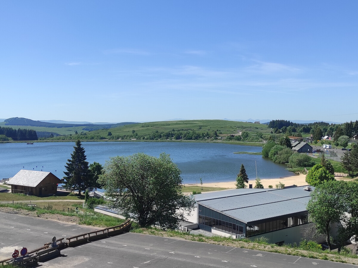Studio 26 m² Centre Super-Besse, balcon lac et pistes - Photo 2