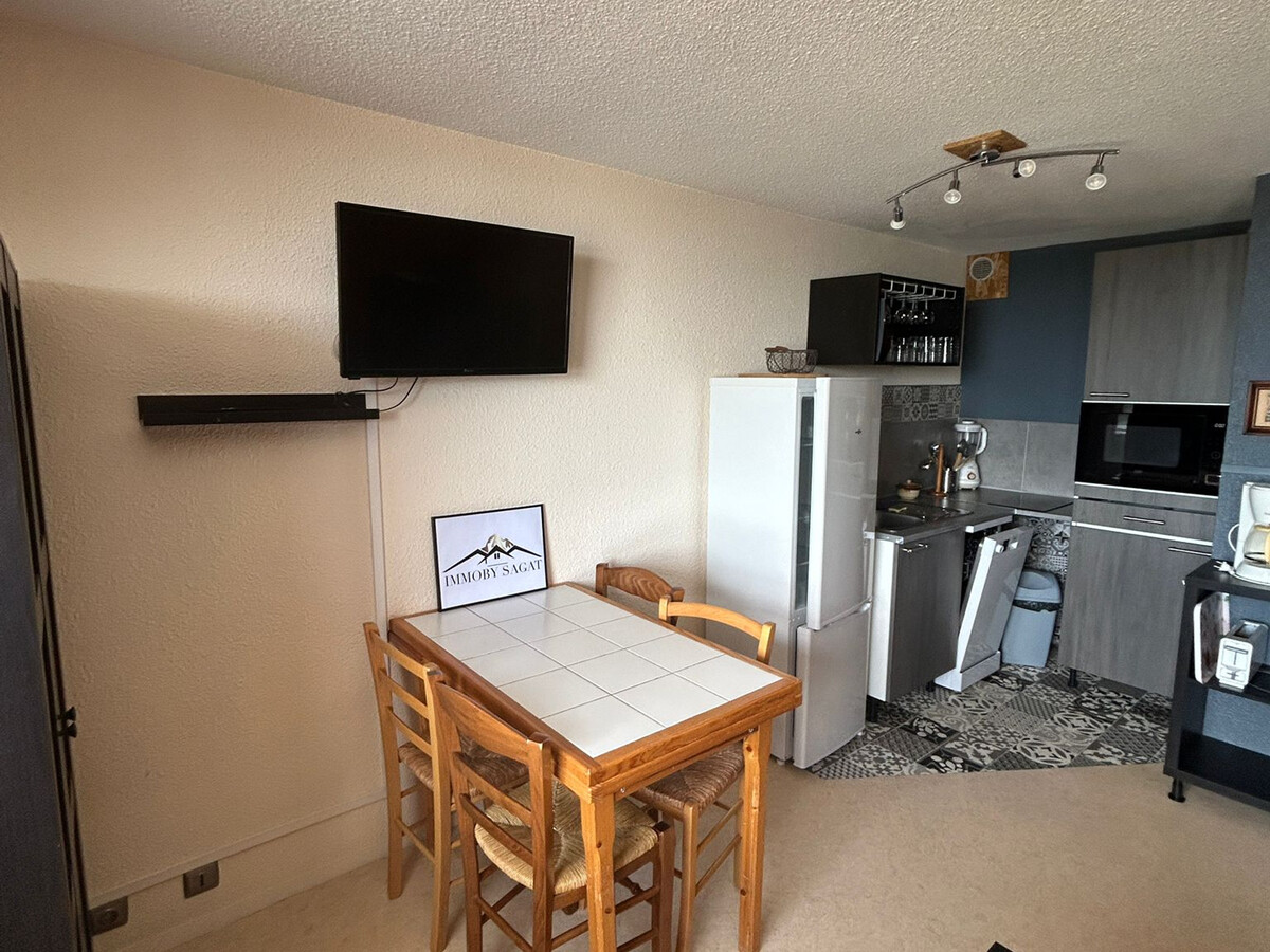 Studio 26 m² Centre Super-Besse, balcon lac et pistes - Photo 4