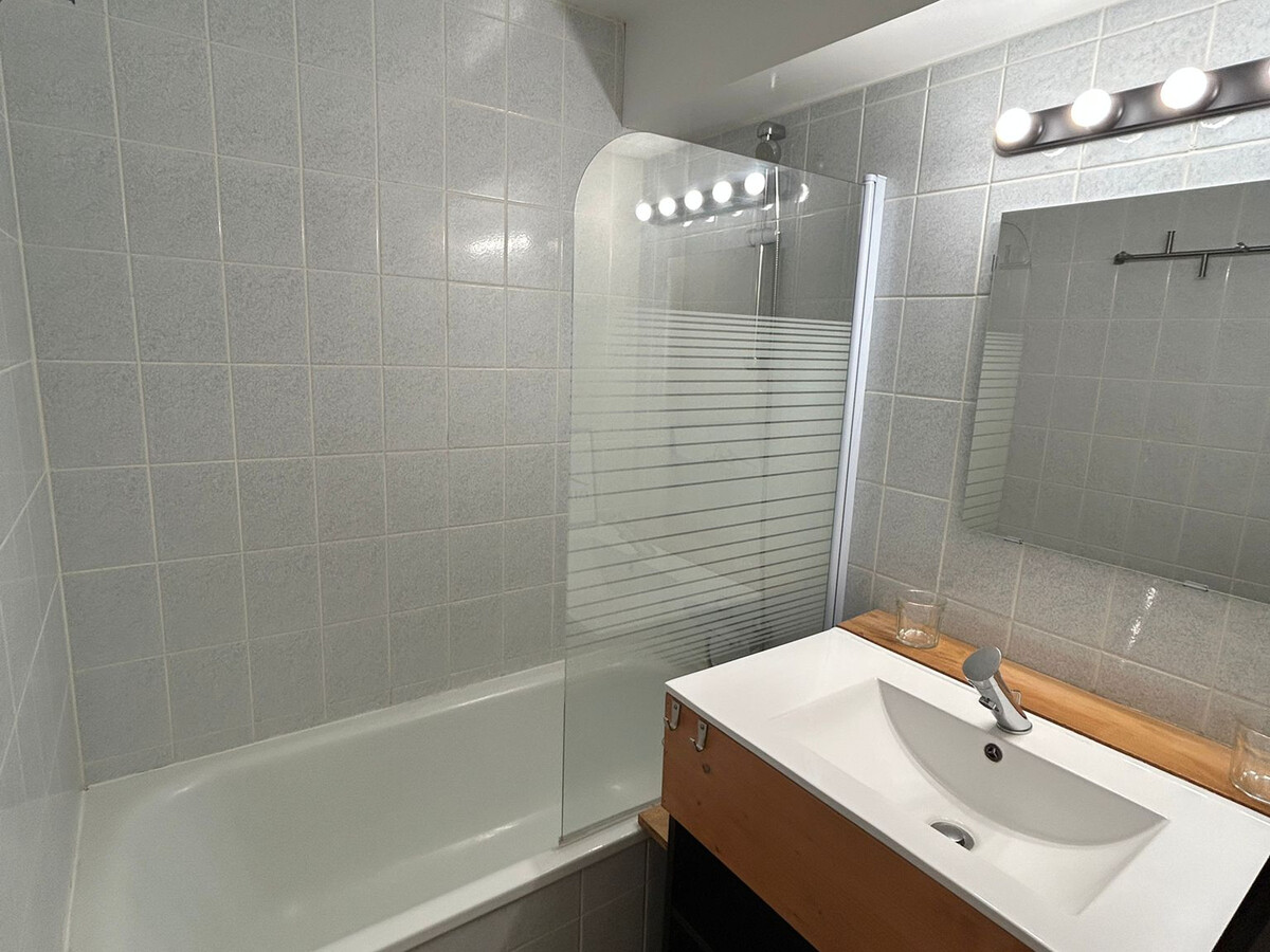 Studio 26 m² Centre Super-Besse, balcon lac et pistes - Photo 9