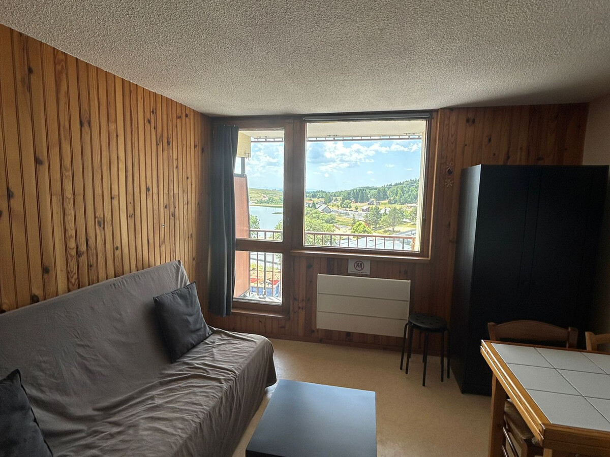 Studio 26 m² Centre Super-Besse, balcon lac et pistes - Photo 12