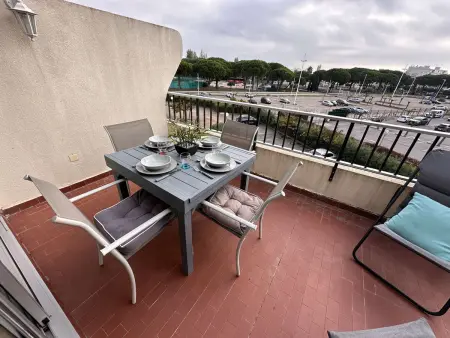 Appartement 2 pièces climatisé, terrasse et parking - Le Grau-du-Roi : photo 4