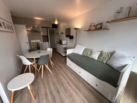 Appartement 2 pièces climatisé, terrasse et parking - Le Grau-du-Roi : photo 5