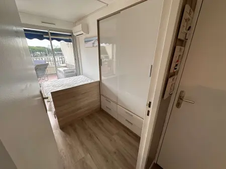 Appartement 2 pièces climatisé, terrasse et parking - Le Grau-du-Roi : photo 12