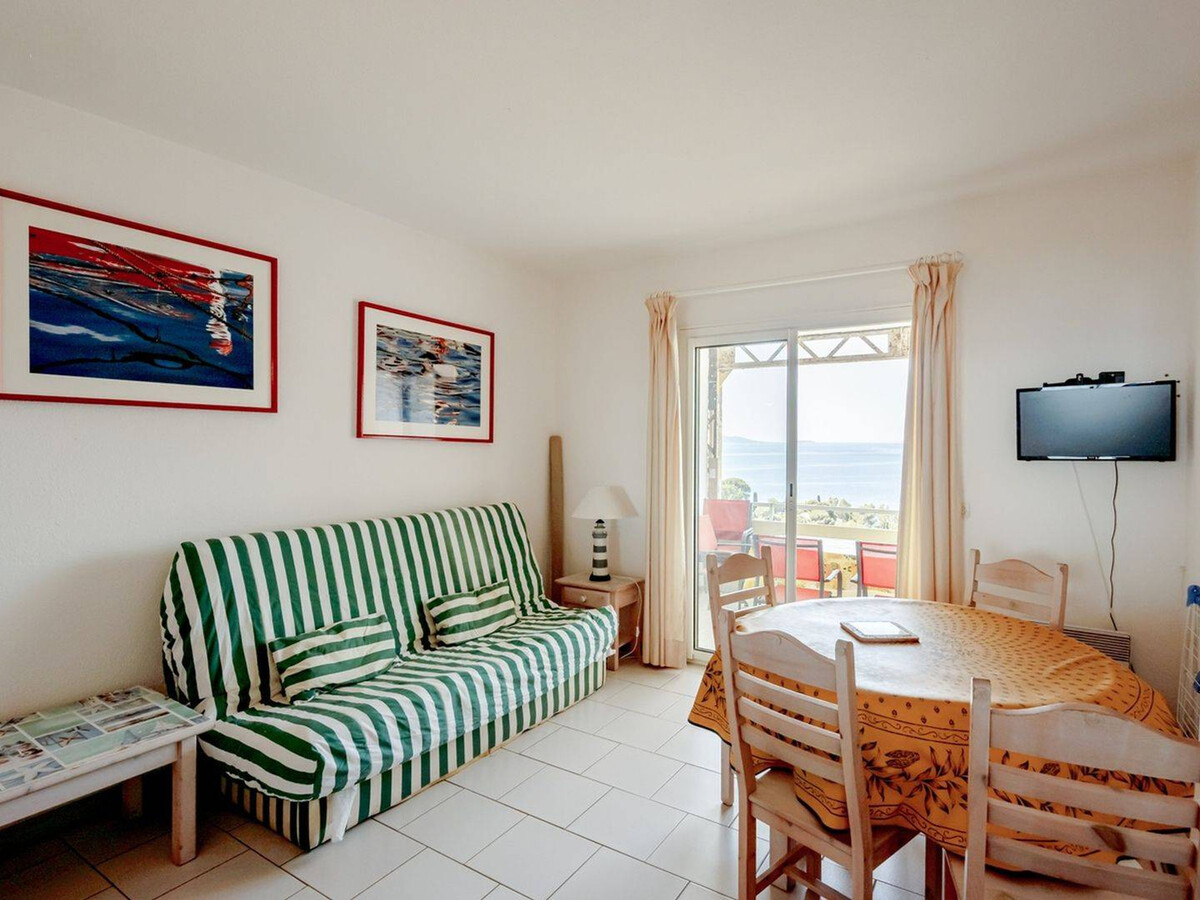 Appartement 4 pers. au Lavandou, terrasse Sud-Ouest et parking - Photo 3