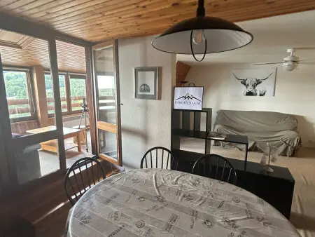 Location appartement à Besse et Saint Anastaise Super Besse, Appartement spacieux en montagne avec loggia, au cœur de la station, proche piste et lac