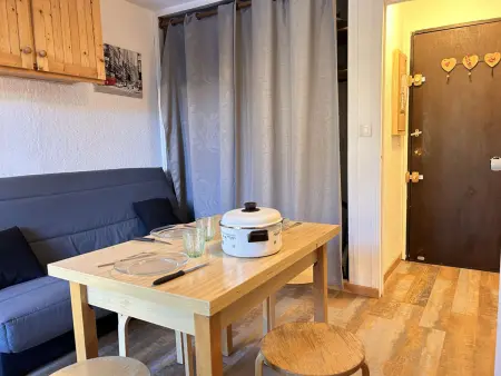 Studio cabine 4 pers. skis aux pieds au centre de Risoul : photo 8