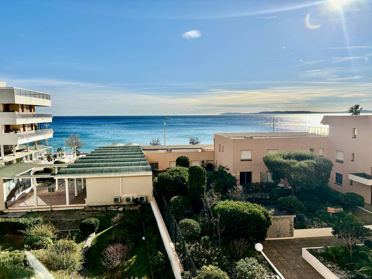 Appartement 2 chambres front de mer au Lavandou - Photo 2
