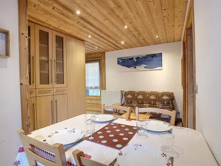 Appartement 31 m² La Clusaz, balcon Sud et casier à skis : photo 3