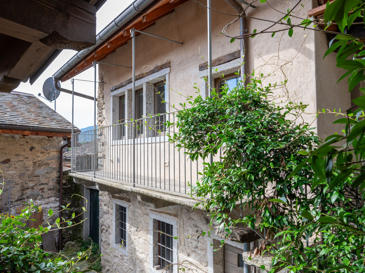 Casa dei Gelsomini – maison rustique à Mergozzo sur 2 niveaux - Photo 2