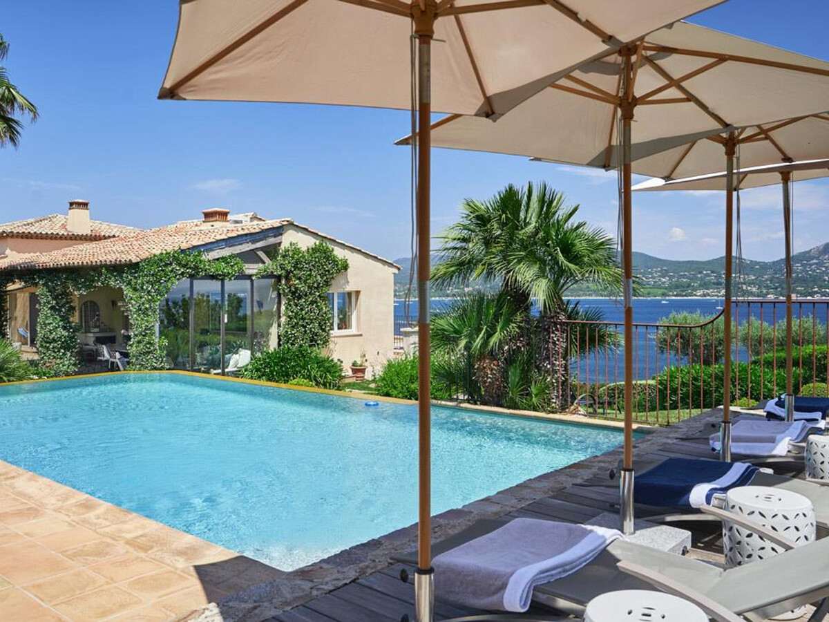 Villa Blue Med à Saint-Raphaël : 4 chambres, piscine chauffée - Photo 1