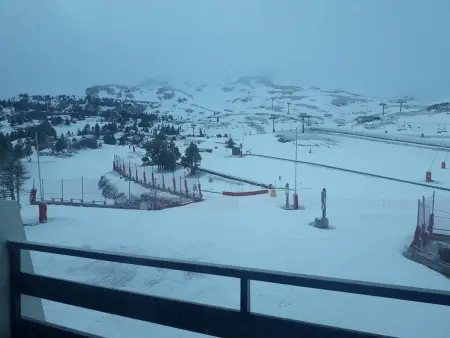 Studio 4/5 pers. skis aux pieds sur les pistes d'Arette : photo 7