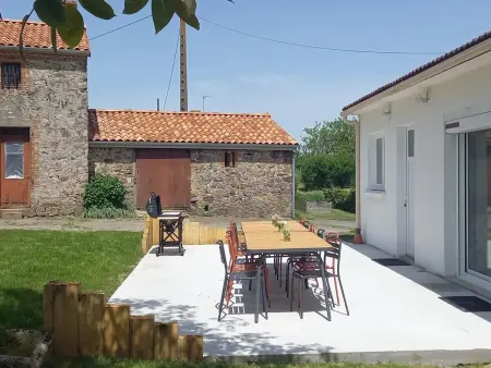 Gîte 11 pers., 5 chambres, jardin 900m² près Puy du Fou : photo 3