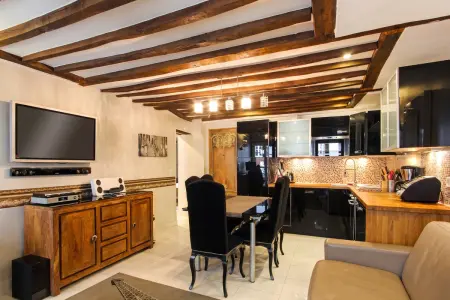 Appartement 75 m² vue sur la ville, 2 chambres, centre de Paris : photo 2