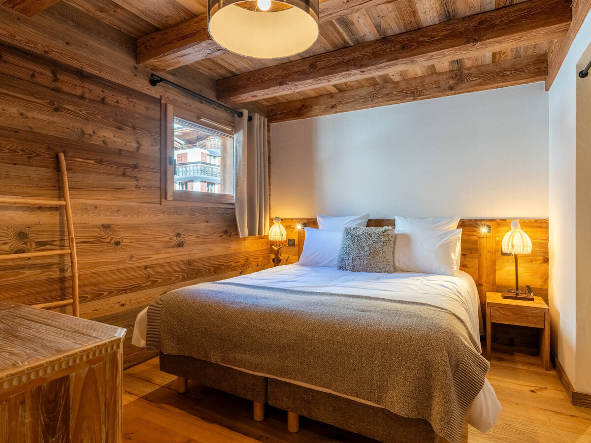 Demi-chalet 12 pers., 5 chambres, vue massifs - La Clusaz - Photo 10