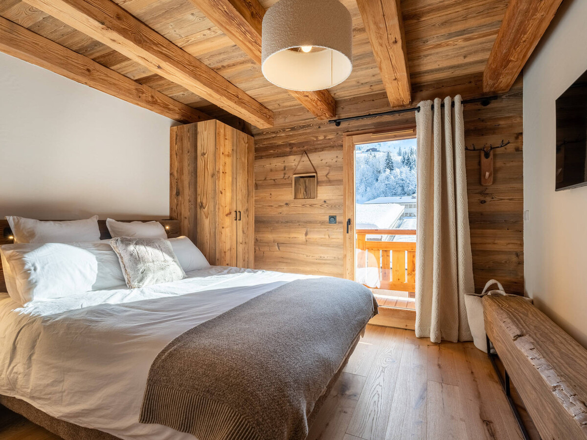 Demi-chalet 12 pers., 5 chambres, vue massifs - La Clusaz - Photo 11